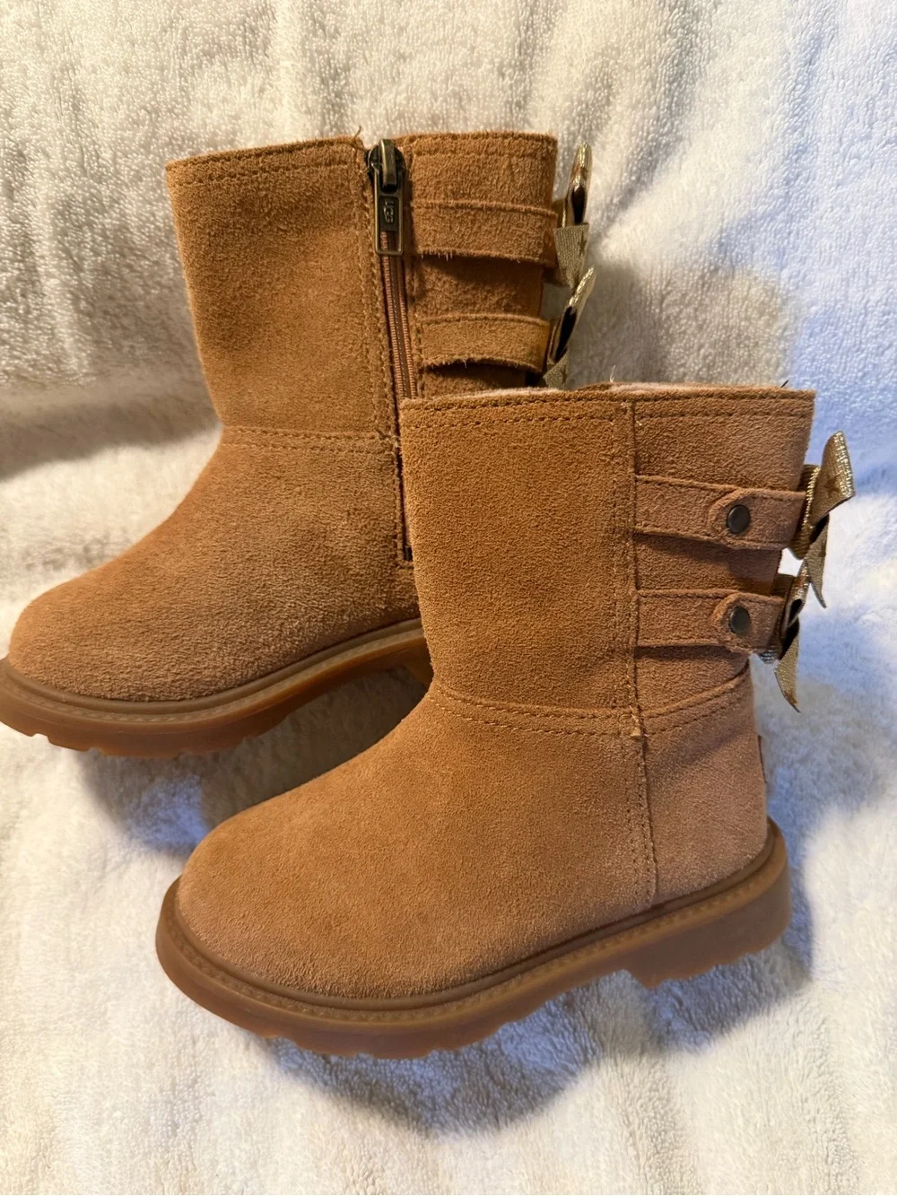 UGG Kids' Tillee Boots - Chestnut Tan Suede with Bow Details
